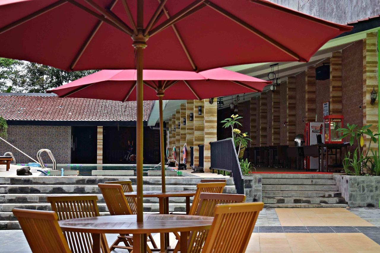Meotel Purwokerto Exterior photo